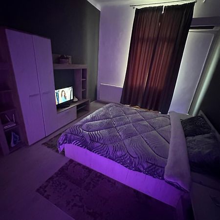 Economic Low Buget Downtown Studio Tiny Home On Street Piata Amzei Βουκουρέστι Εξωτερικό φωτογραφία