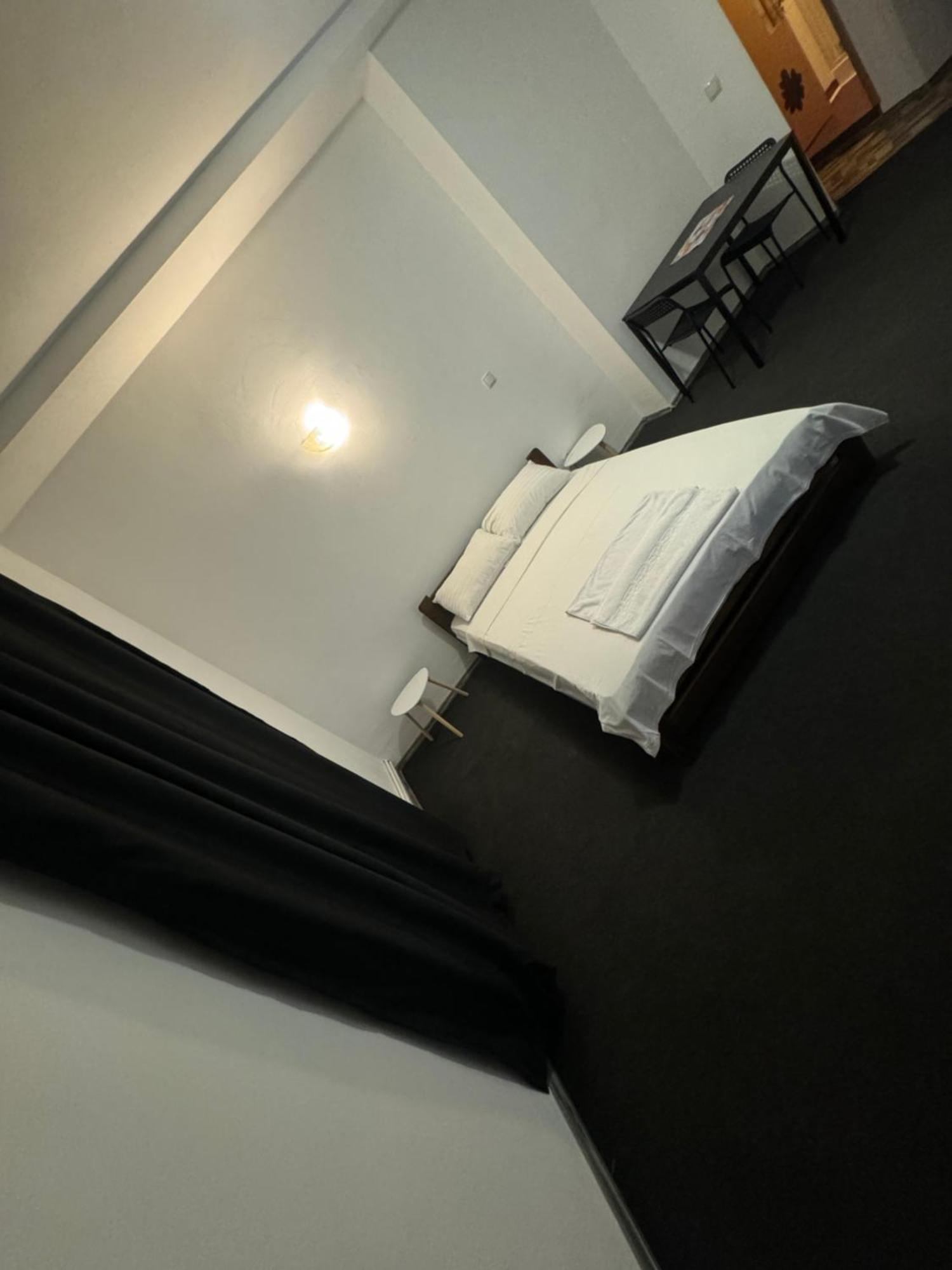 Economic Low Buget Downtown Studio Tiny Home On Street Piata Amzei Βουκουρέστι Εξωτερικό φωτογραφία