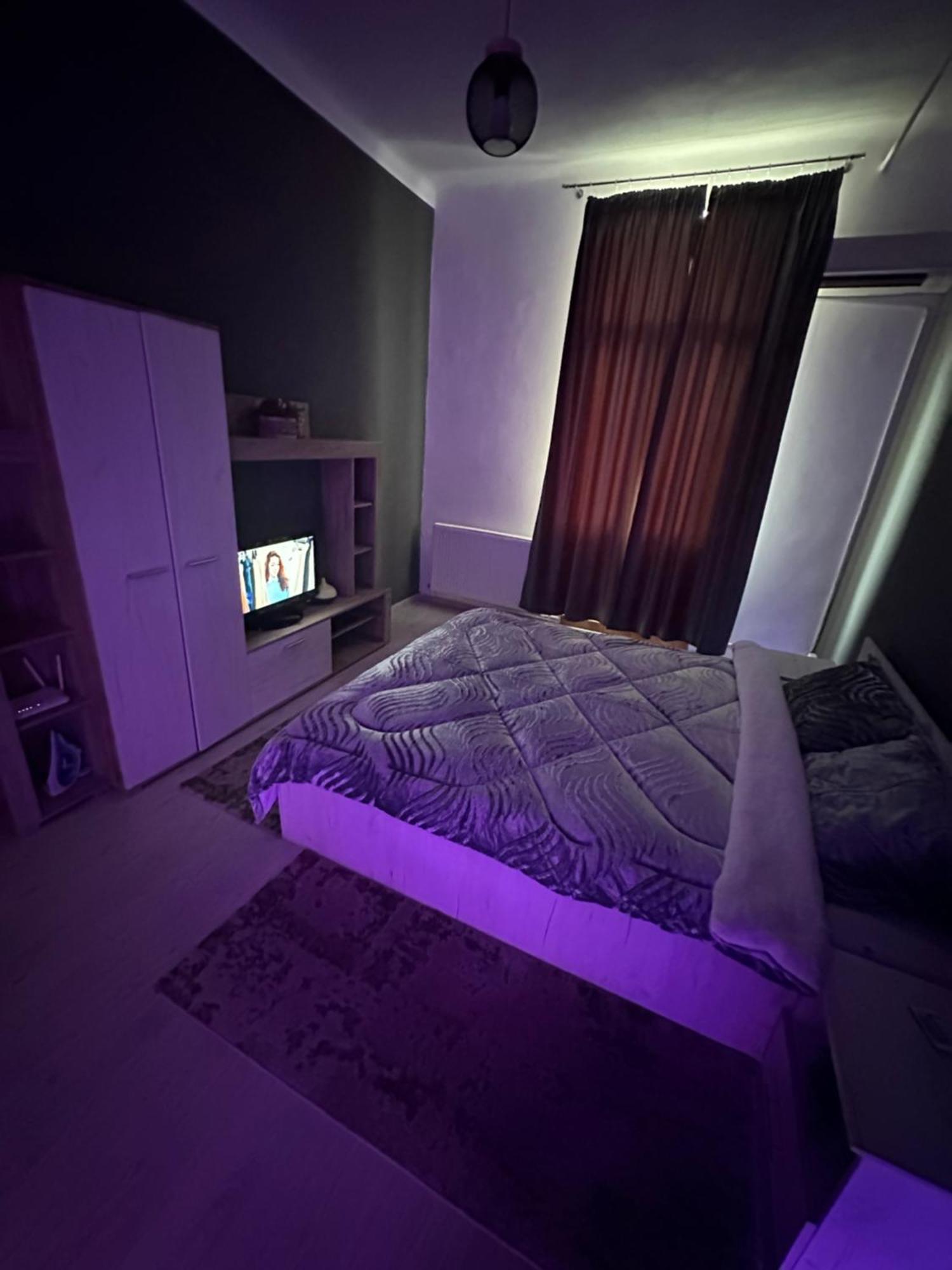 Economic Low Buget Downtown Studio Tiny Home On Street Piata Amzei Βουκουρέστι Εξωτερικό φωτογραφία